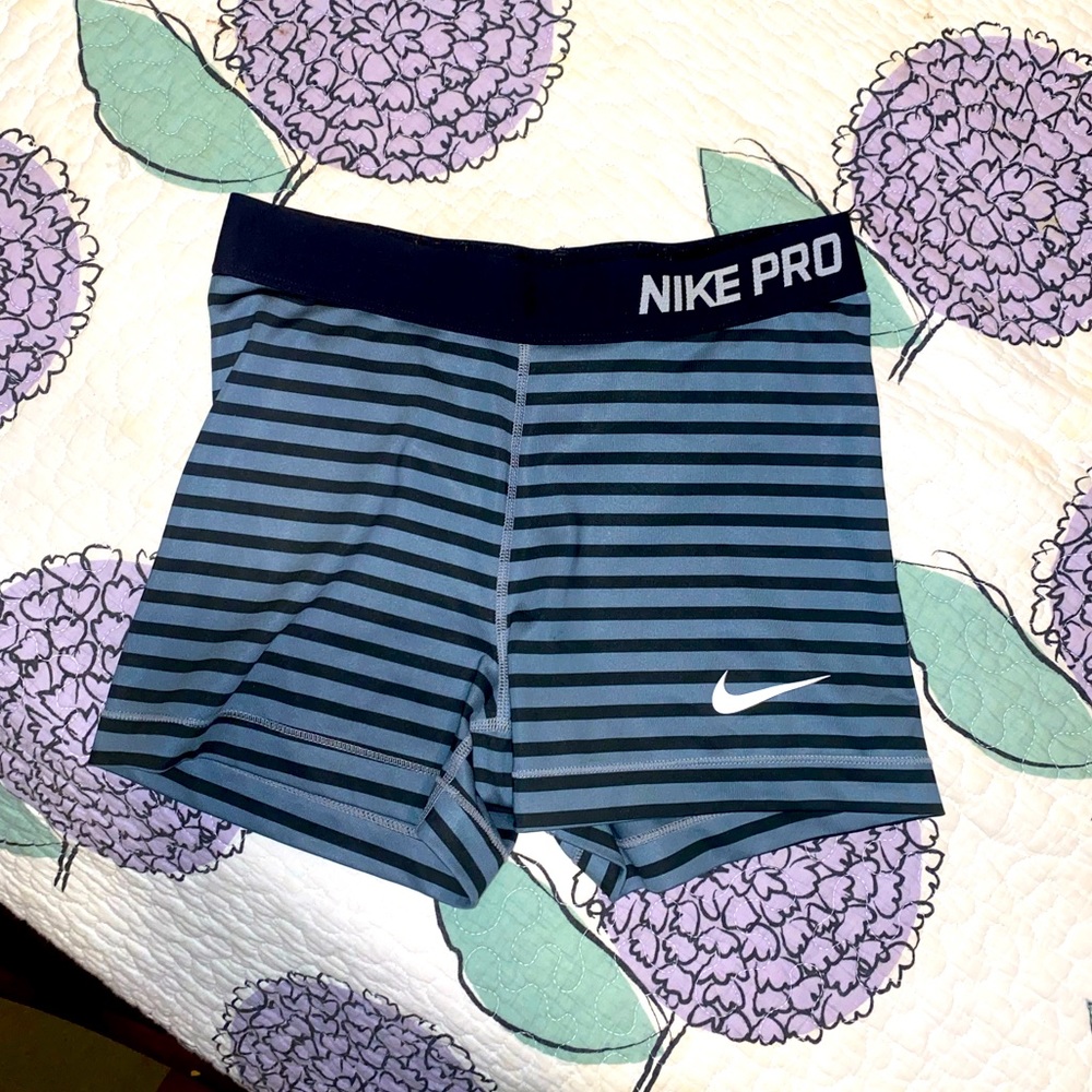Nike Pros (size M) High waisted fit